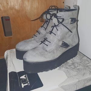 Nwt TBA to be announced platform combat boots in gray size 8W